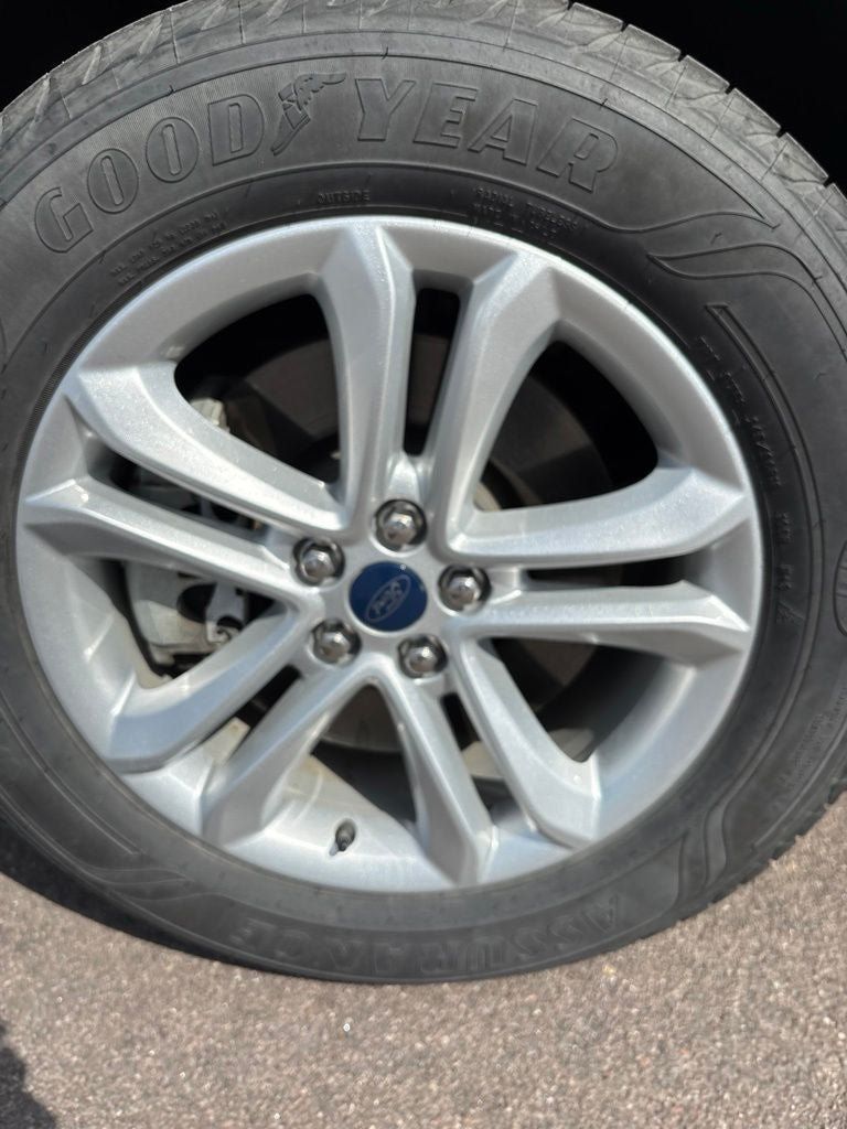 Used 2019 Ford Edge SEL w/ Equipment Group 201A AWD/4WD image 9