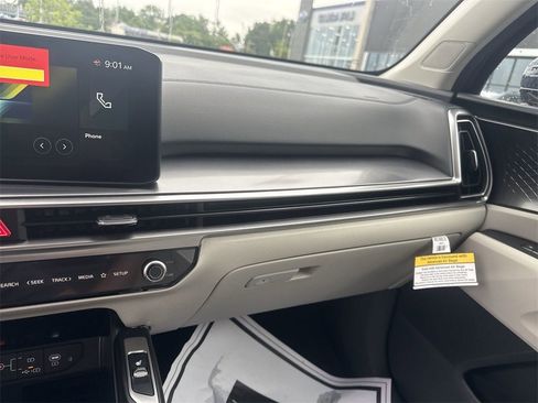 New 2025 Kia Sorento S image 11