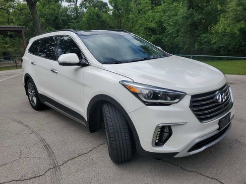 Used 2017 Hyundai Santa Fe Limited image 8
