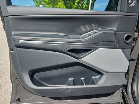 New 2026 Lincoln Navigator Black Label AWD/4WD image 16