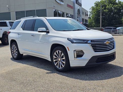 Used 2022 Chevrolet Traverse Premier FWD image 5