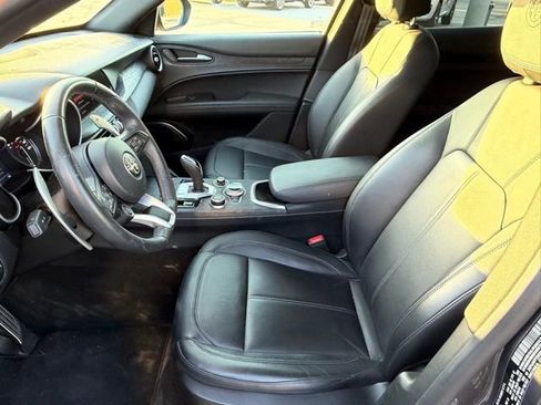 Used 2023 Alfa Romeo Stelvio Sprint image 12