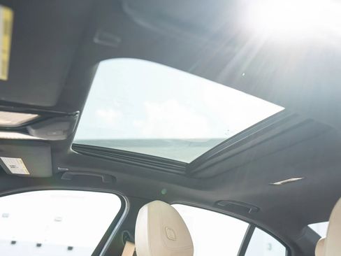 Used 2020 BMW 330i Sedan w/ Convenience Package image 45