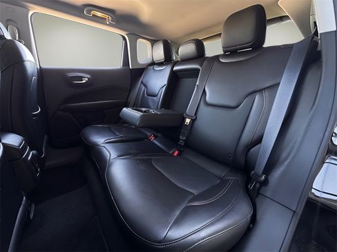 Used 2018 Jeep Compass Limited image 19