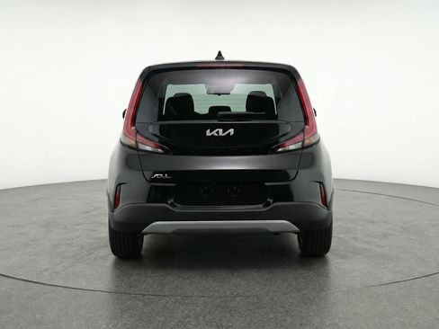 Used 2025 Kia Soul LX w/ LX Technology Package FWD image 7