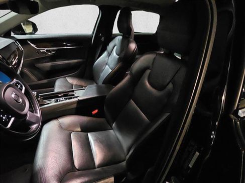 Used 2017 Volvo S90 T5 Momentum w/ Vision Package image 16