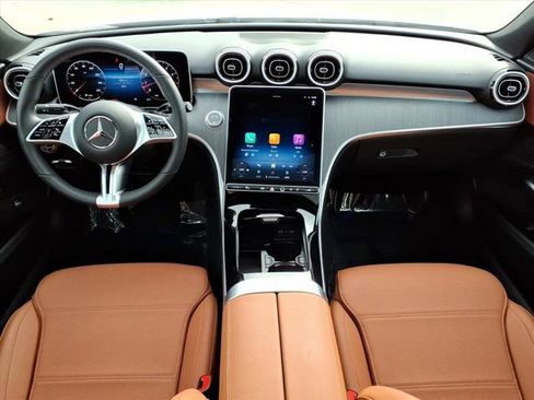 Used 2025 Mercedes-Benz C 300 4MATIC Sedan image 4