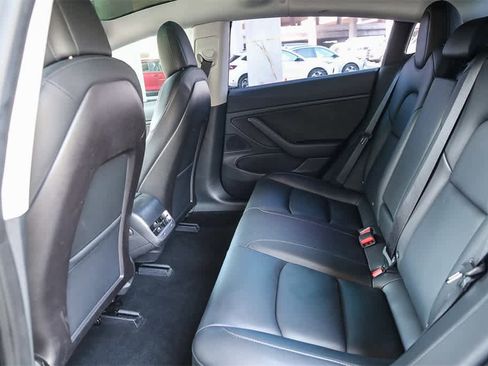 Used 2018 Tesla Model 3 Performance image 15
