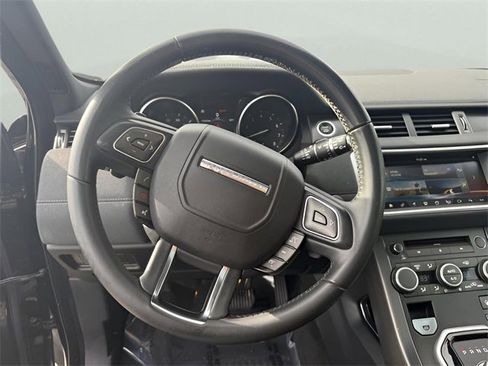 Used 2018 Land Rover Range Rover Evoque SE image 8