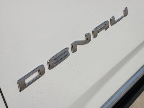 Used 2023 GMC Yukon Denali w/ Max Trailering Package image 12