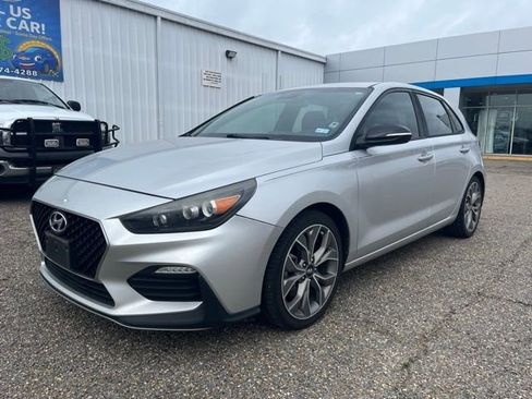 Used 2019 Hyundai Elantra GT N Line FWD image 2