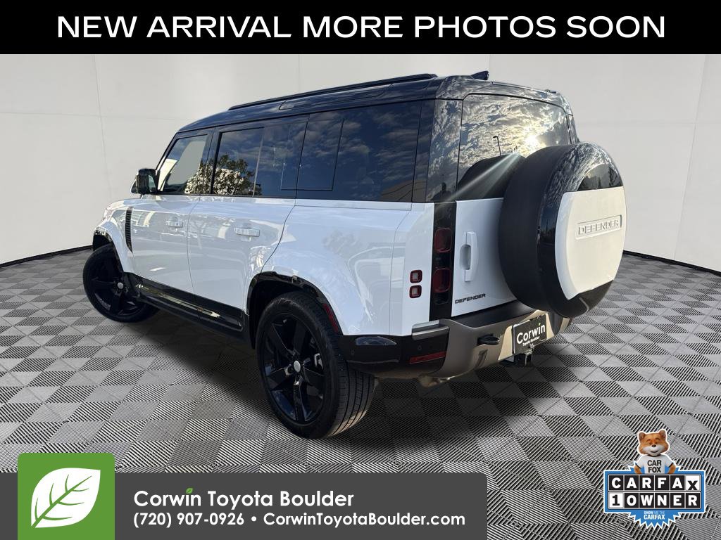 Used 2025 Land Rover Defender 110 X-Dynamic SE AWD/4WD image 5