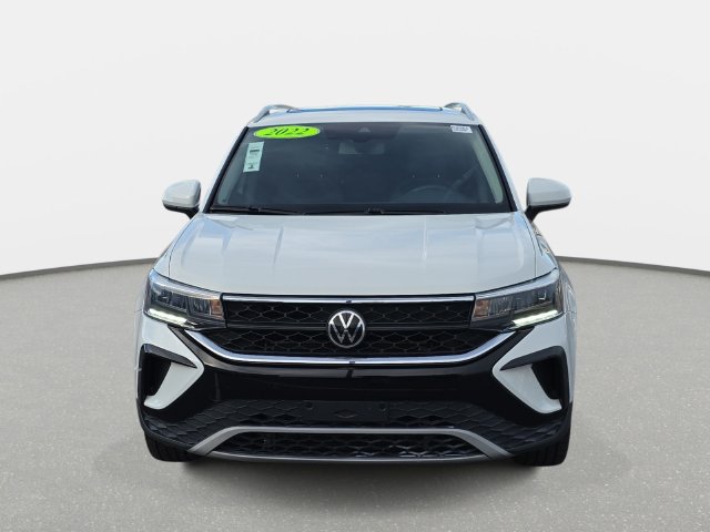 Used 2022 Volkswagen Taos SE FWD image 2