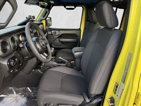 Used 2023 Jeep Gladiator Sport image 10