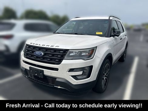 Used 2016 Ford Explorer Sport w/ Equipment Group 401A AWD/4WD image 2
