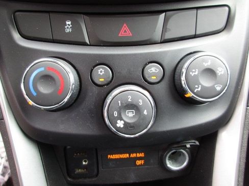 Used 2017 Chevrolet Trax LS AWD/4WD image 23