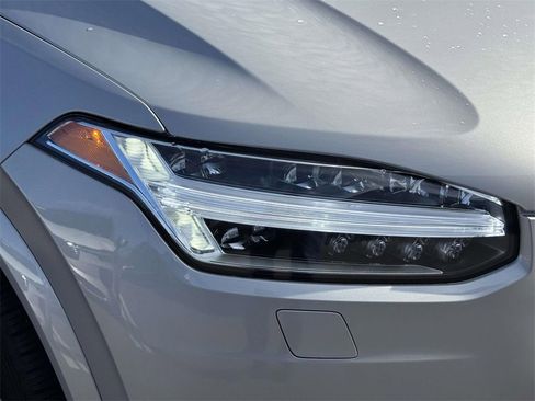 Certified 2024 Volvo XC90 B5 Core w/ Protection Package Premier image 7
