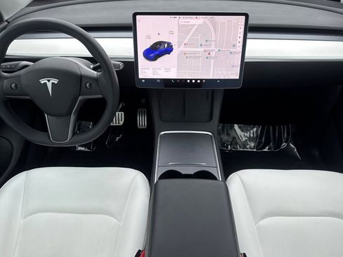 Used 2022 Tesla Model Y Performance AWD/4WD image 16