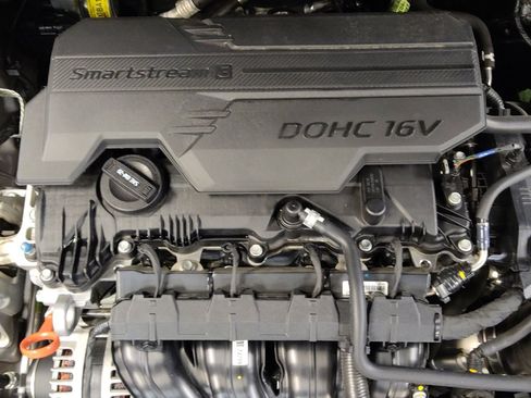 Used 2024 Hyundai Elantra SE image 30