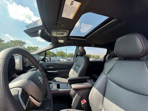 Certified 2025 Toyota Sienna XSE w/ XSE Plus Package FWD image 12