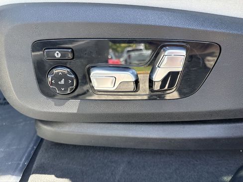 Used 2026 BMW X6 xDrive40i AWD/4WD image 13