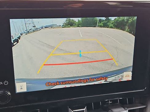 Used 2025 Toyota Corolla Cross XLE FWD image 23