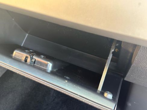 Used 2013 Ford F150 Lariat w/ Lariat Chrome Pkg image 29