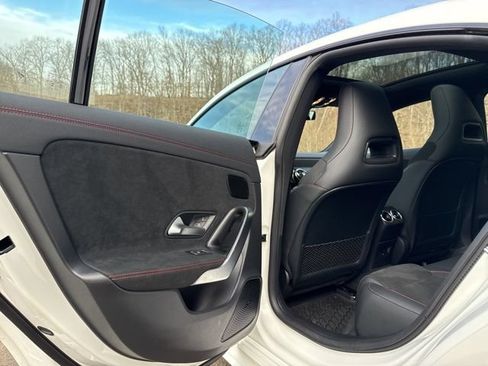 Used 2025 Mercedes-Benz CLA 250 4MATIC image 19