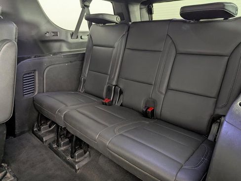 Used 2022 Chevrolet Suburban LT image 18