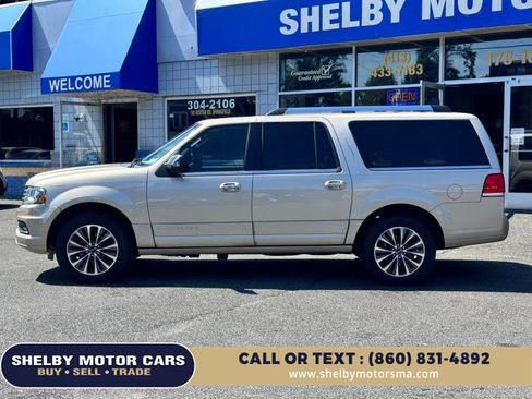 Used 2017 Lincoln Navigator L Select image 8