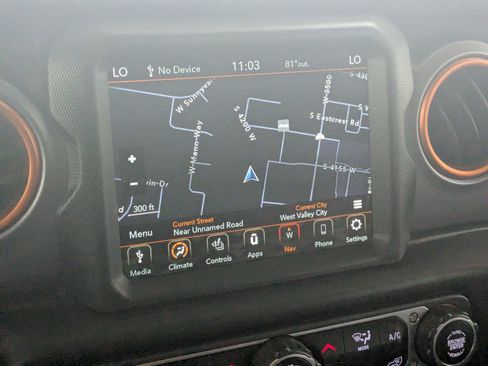 Used 2020 Jeep Gladiator Mojave AWD/4WD image 17
