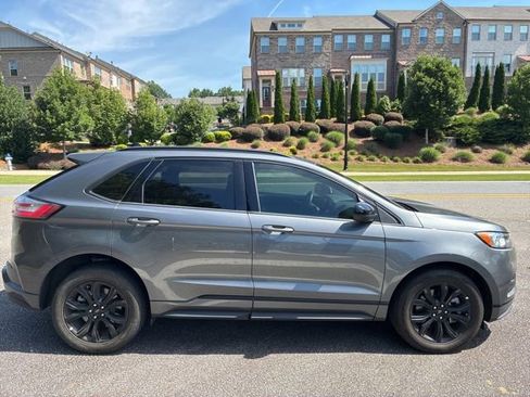 Used 2024 Ford Edge SE w/ Black Appearance Package AWD/4WD image 7