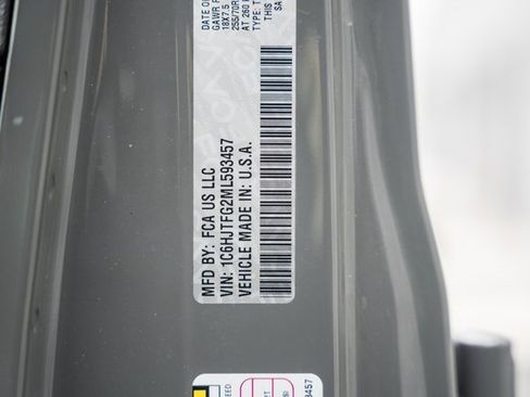 Used 2021 Jeep Gladiator Overland w/ Popular Equipment Package image 45