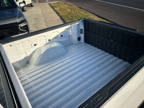 Used 2025 GMC Sierra 1500 SLT image 36