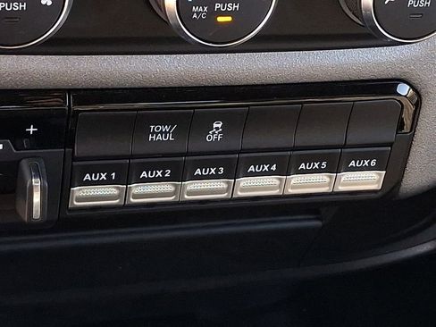 Used 2024 RAM 2500 Tradesman w/ Chrome Appearance Group image 24