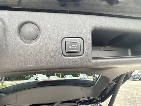 Used 2024 Chevrolet Equinox LT FWD image 26