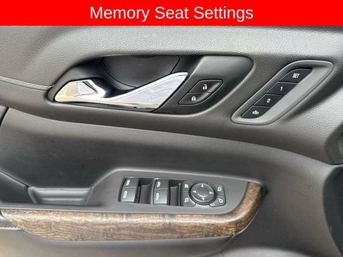 Used 2020 GMC Acadia Denali w/ Technology Package AWD/4WD image 24