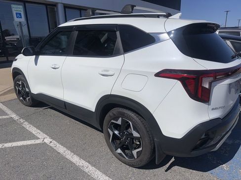 Used 2024 Kia Seltos EX image 4