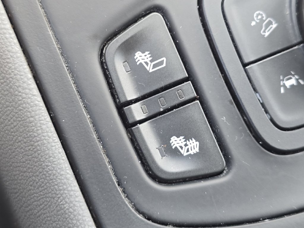 Used 2024 GMC Terrain SLT FWD image 7