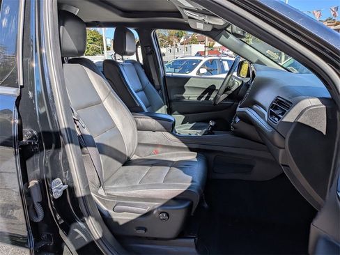 Used 2022 Dodge Durango GT image 31