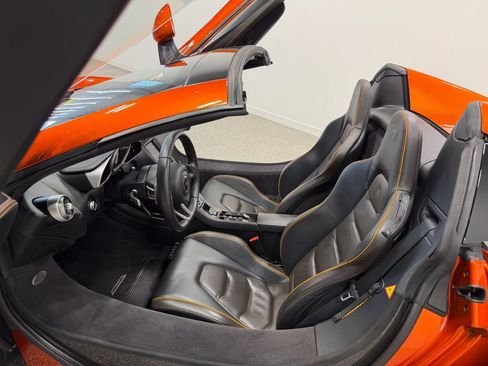 Used 2013 McLaren MP4-12C Spider RWD image 13