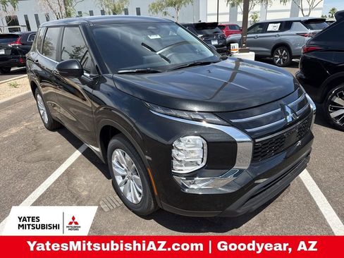 New 2026 Mitsubishi Outlander ES FWD image 2