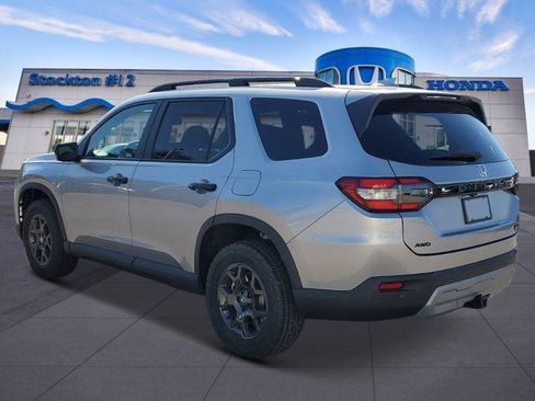 New 2025 Honda Pilot TrailSport image 3