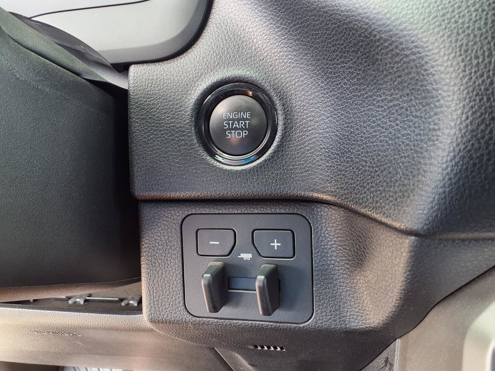 Used 2025 Toyota Tundra SR5 w/ SR5 Convenience Package AWD/4WD image 16