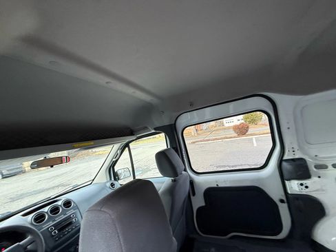 Used 2013 Ford Transit Connect XLT image 36