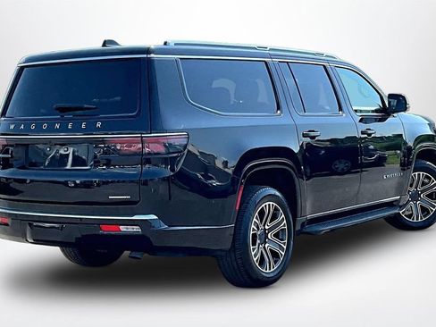 Used 2024 Jeep Wagoneer L Series II w/ Flexible Seating Group AWD/4WD image 6