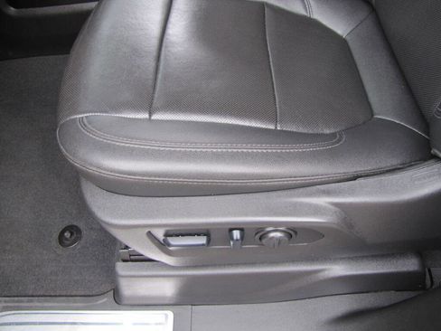 Used 2022 Chevrolet Silverado 3500 LTZ w/ LTZ Convenience Package image 21