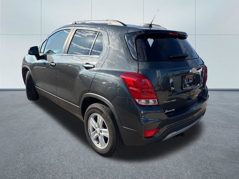 Used 2017 Chevrolet Trax LT w/ Sun & Sound Package AWD/4WD image 2