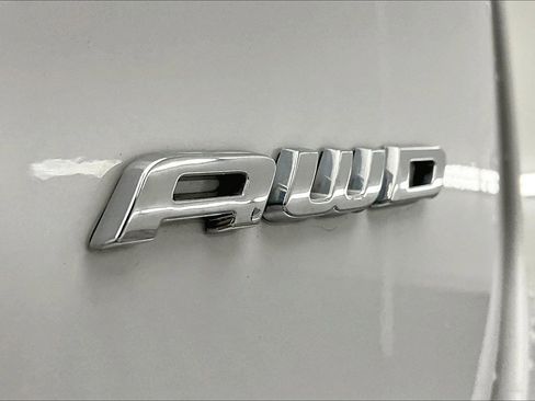 New 2024 Ford Edge SE image 9