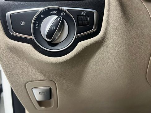 Used 2022 Mercedes-Benz GLC 300 4MATIC image 19